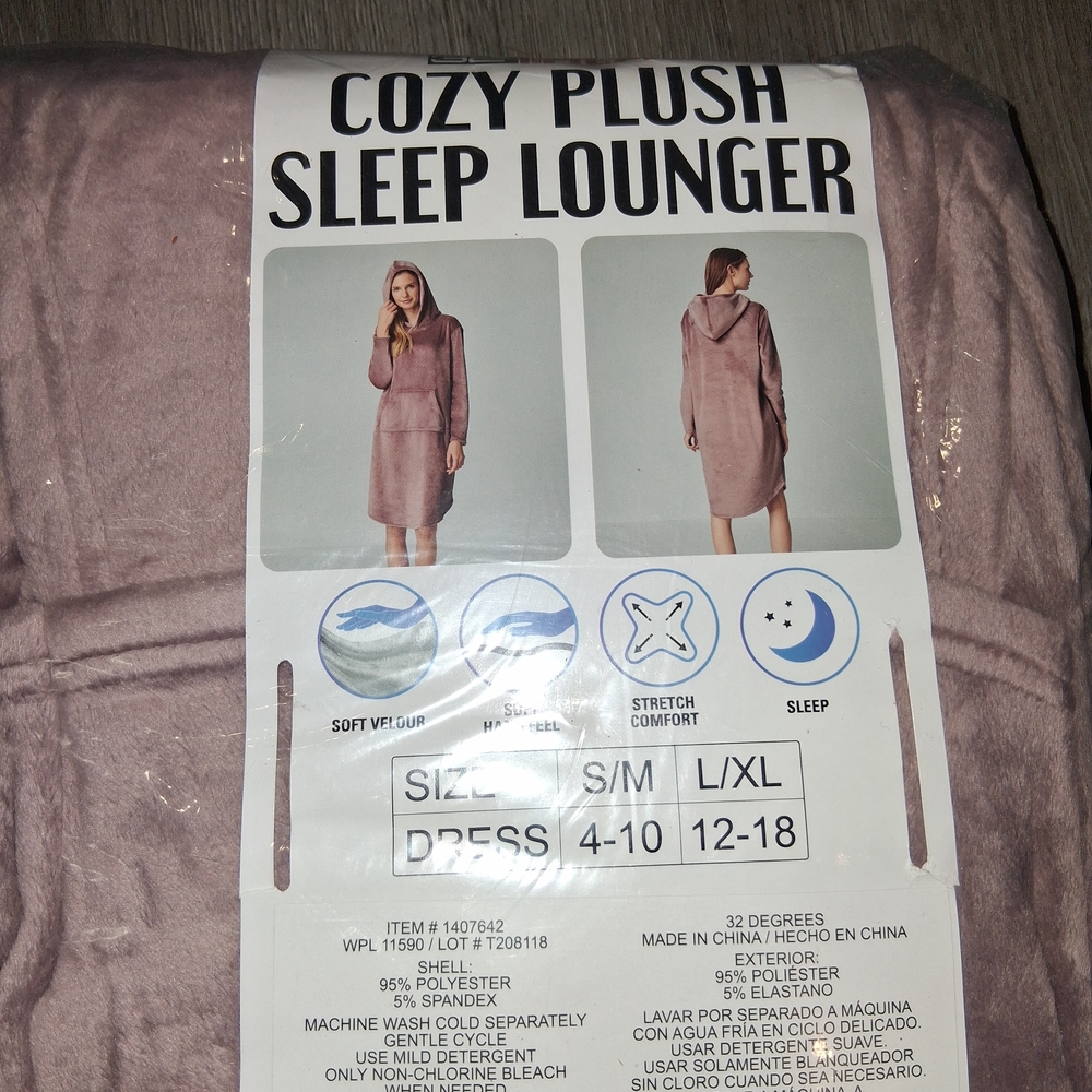 32 Degrees Plush Hooded Sleep Lounger in Blush Size S/M